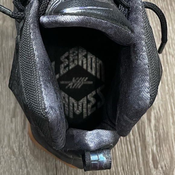 Nike - Picture 3 of 6